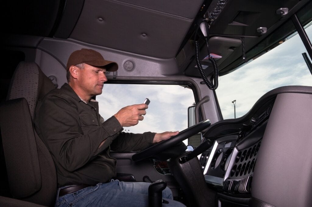 texting while driving truck accidents